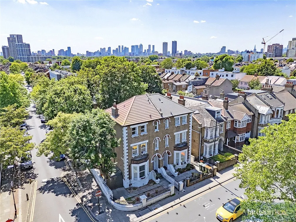 Flat Portway in Greater London