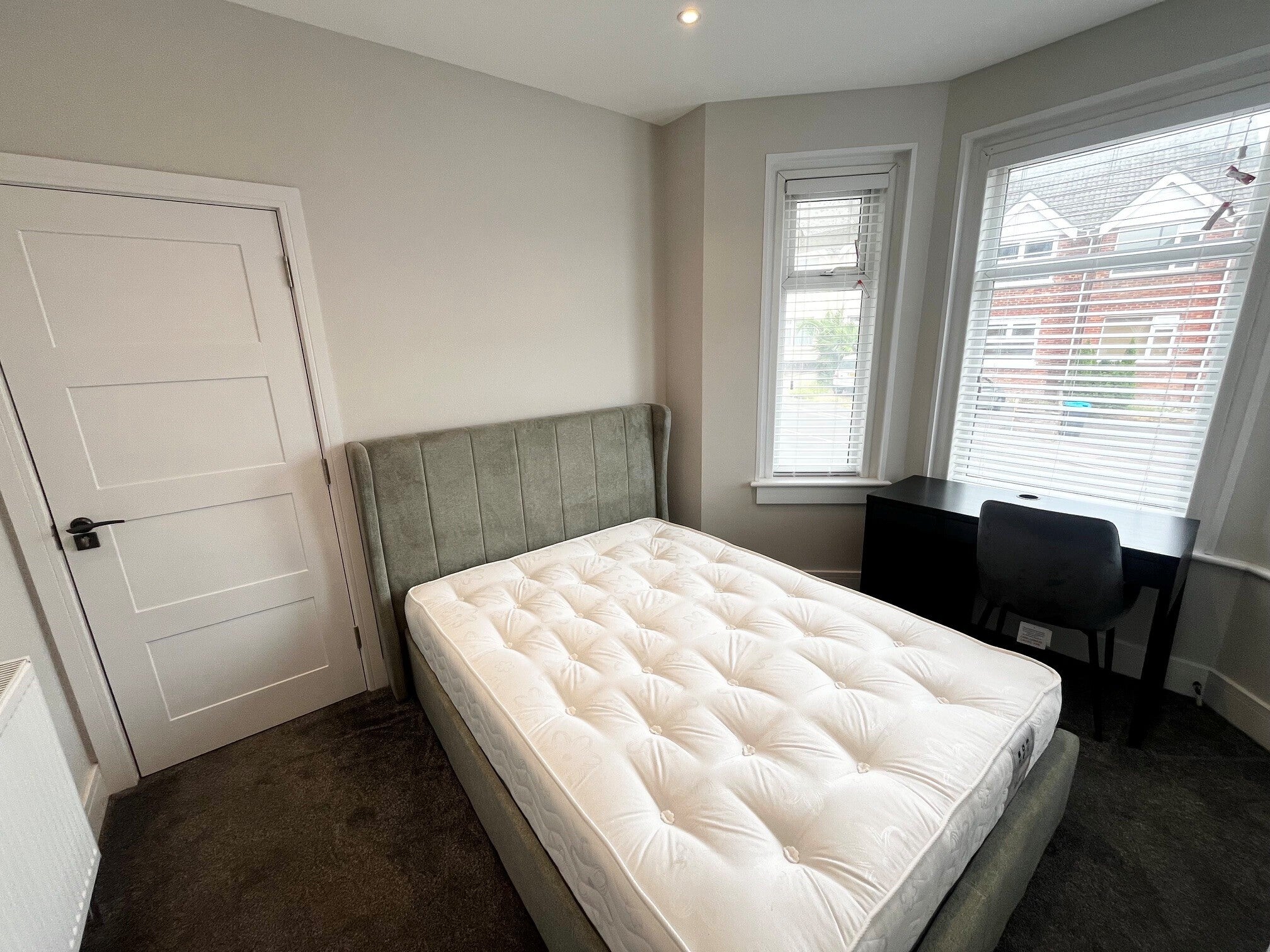 Room Richmond Road in Poole