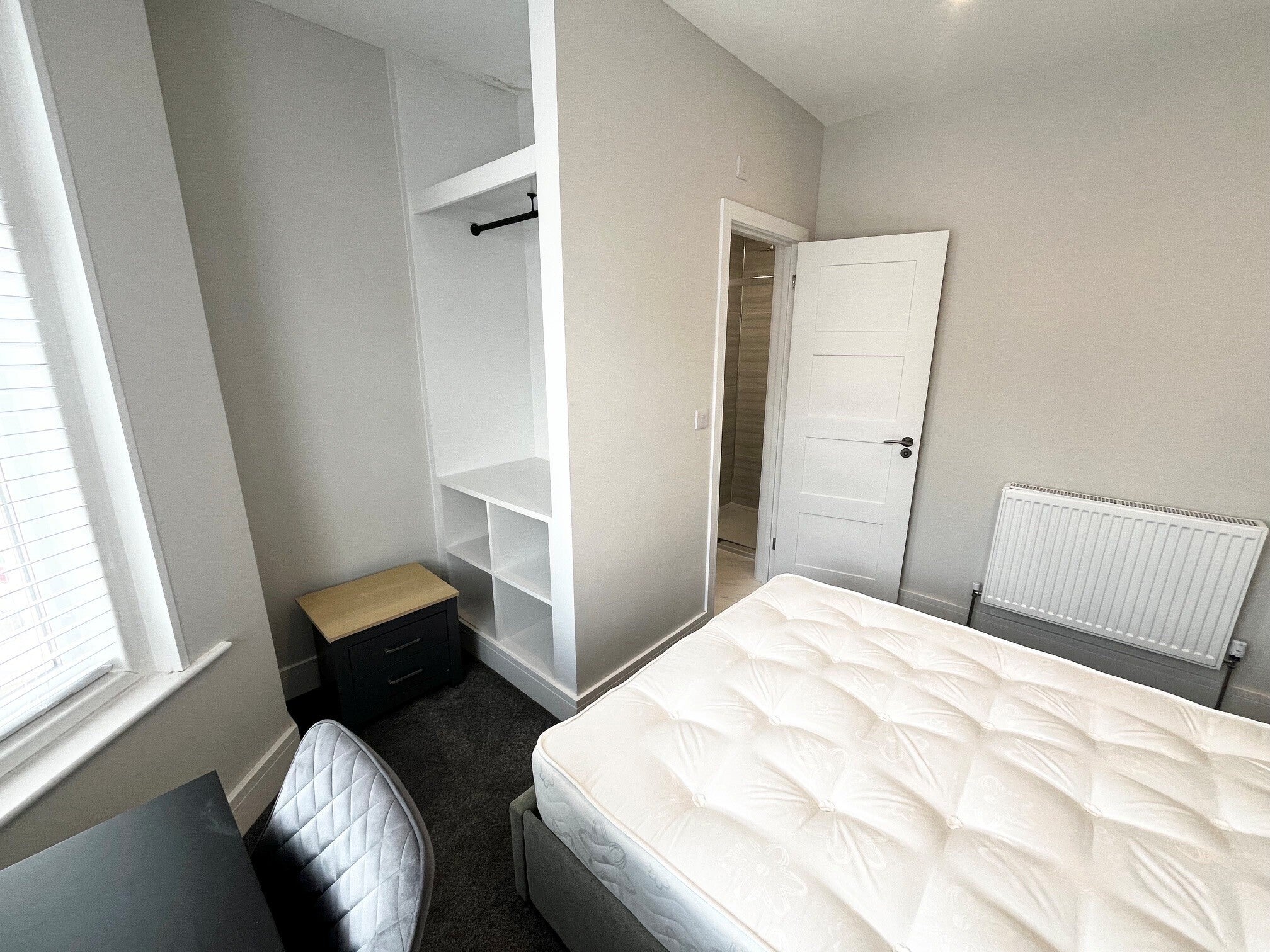 Room Richmond Road in Poole