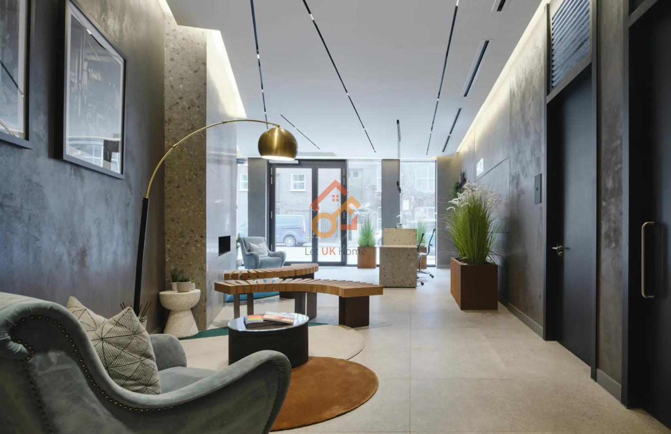 Flat Scawfell Street in Greater London
