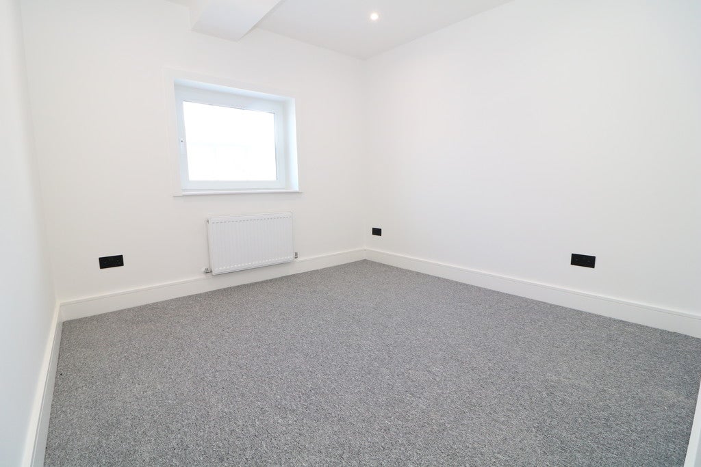 Flat Farnborough Passage in Mole Valley