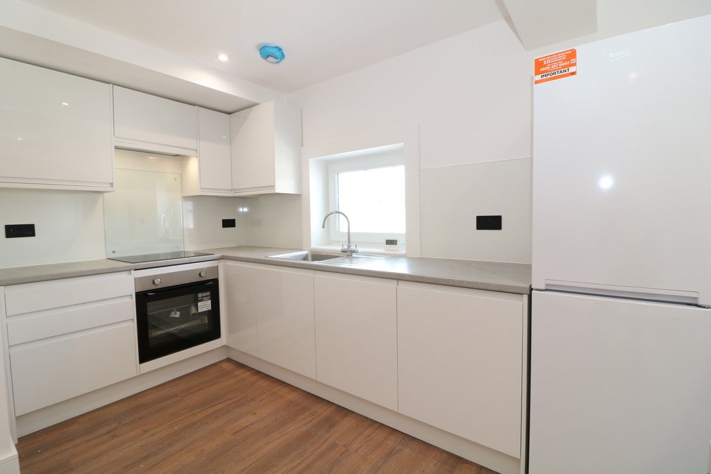 Flat Farnborough Passage in Mole Valley