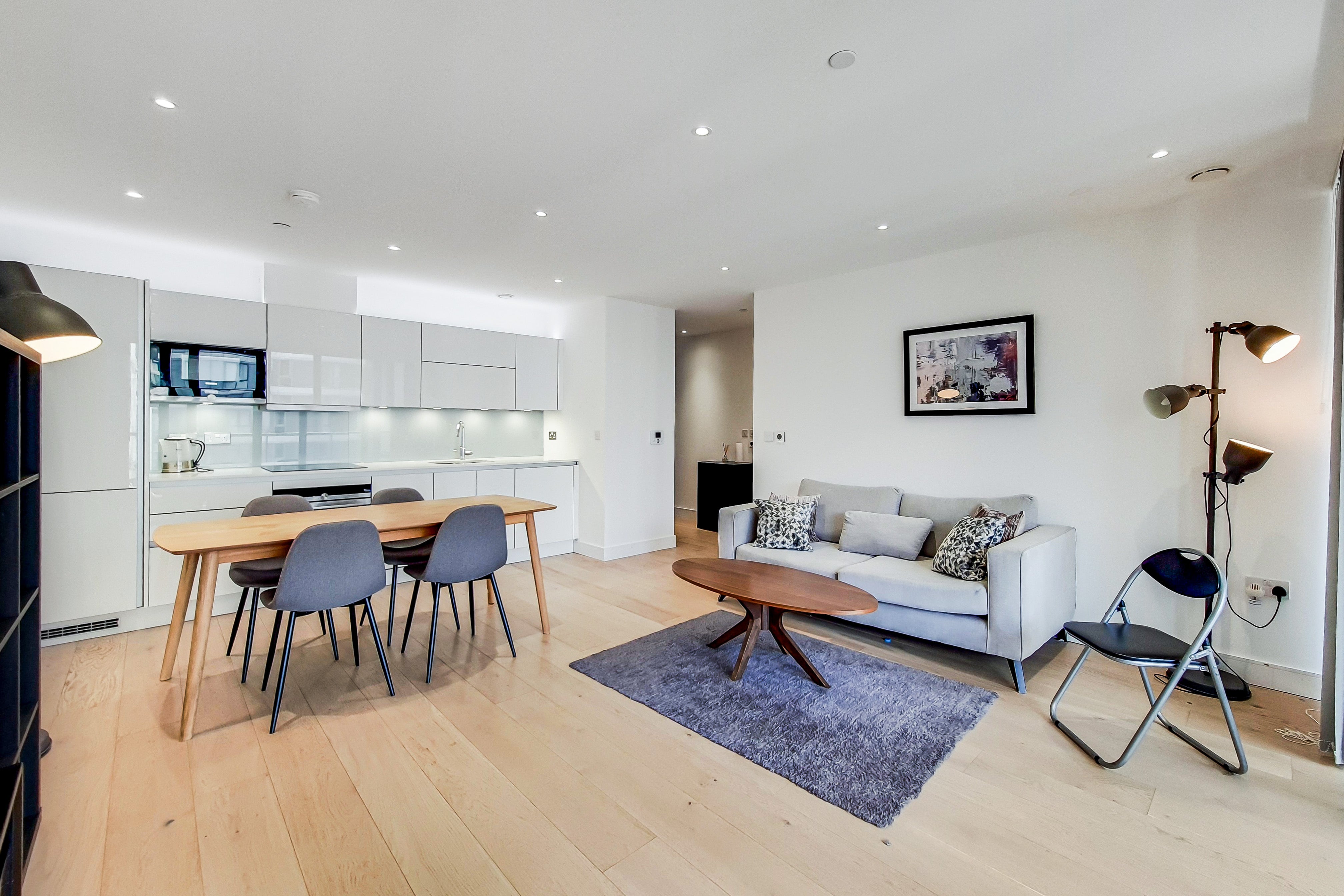 Flat Admirals Way in Greater London