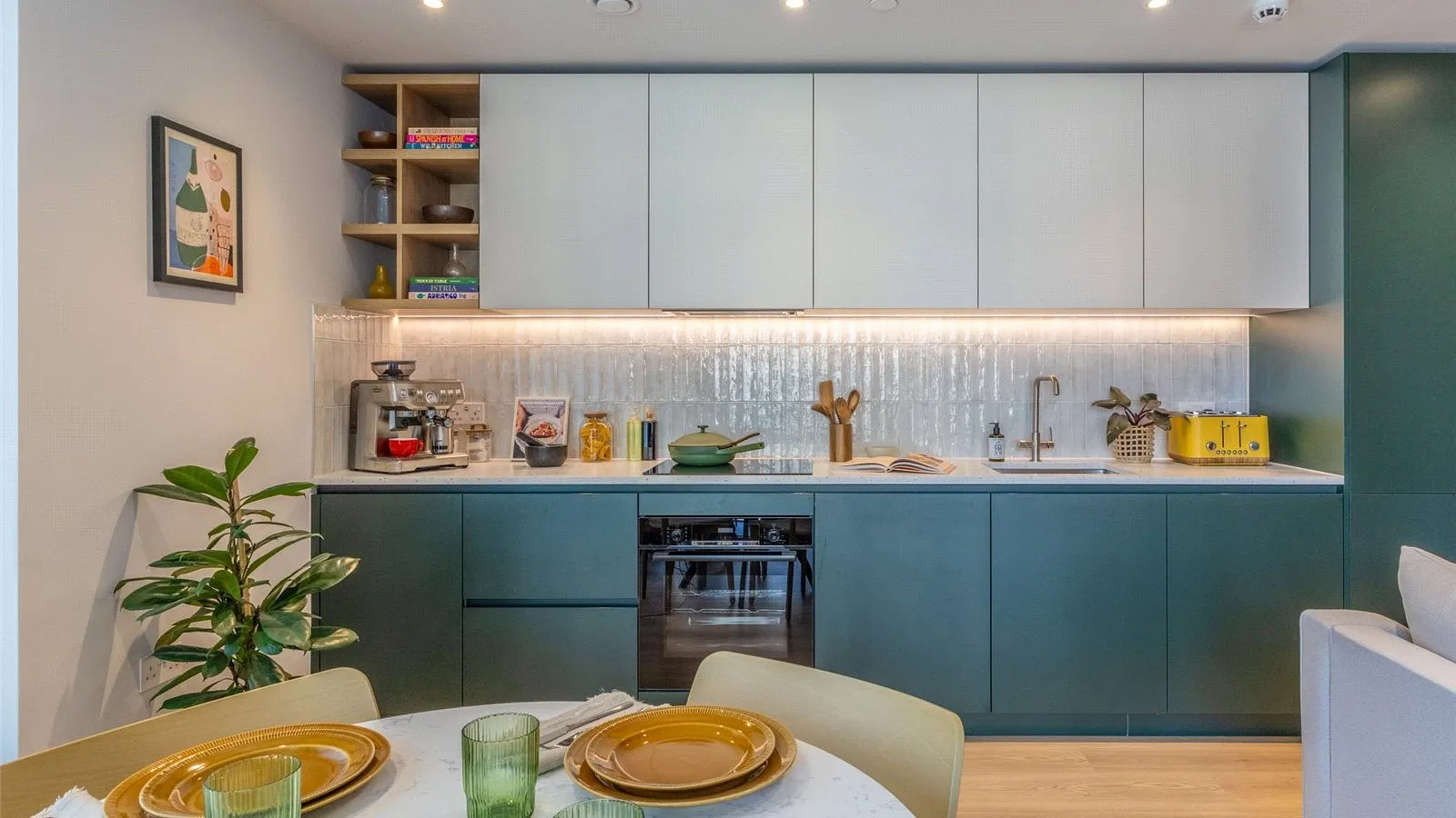 Flat Choral Street in Greater London