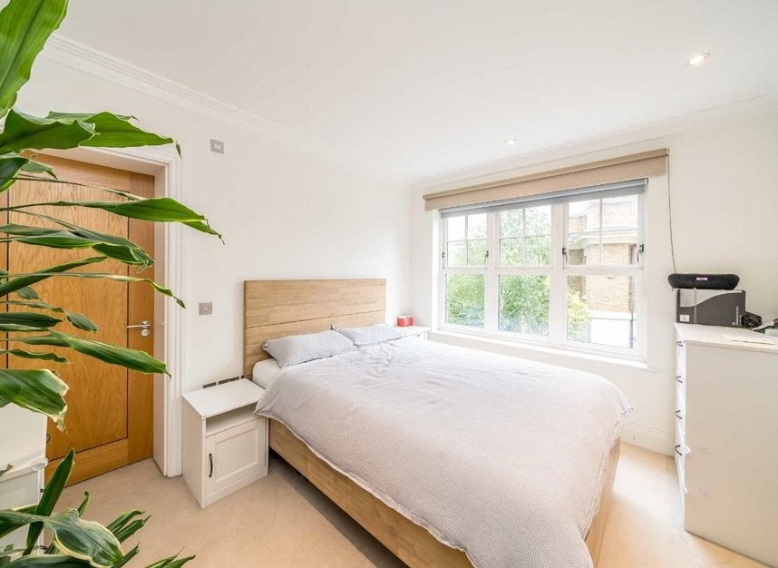Flat Charlmers Way in Greater London