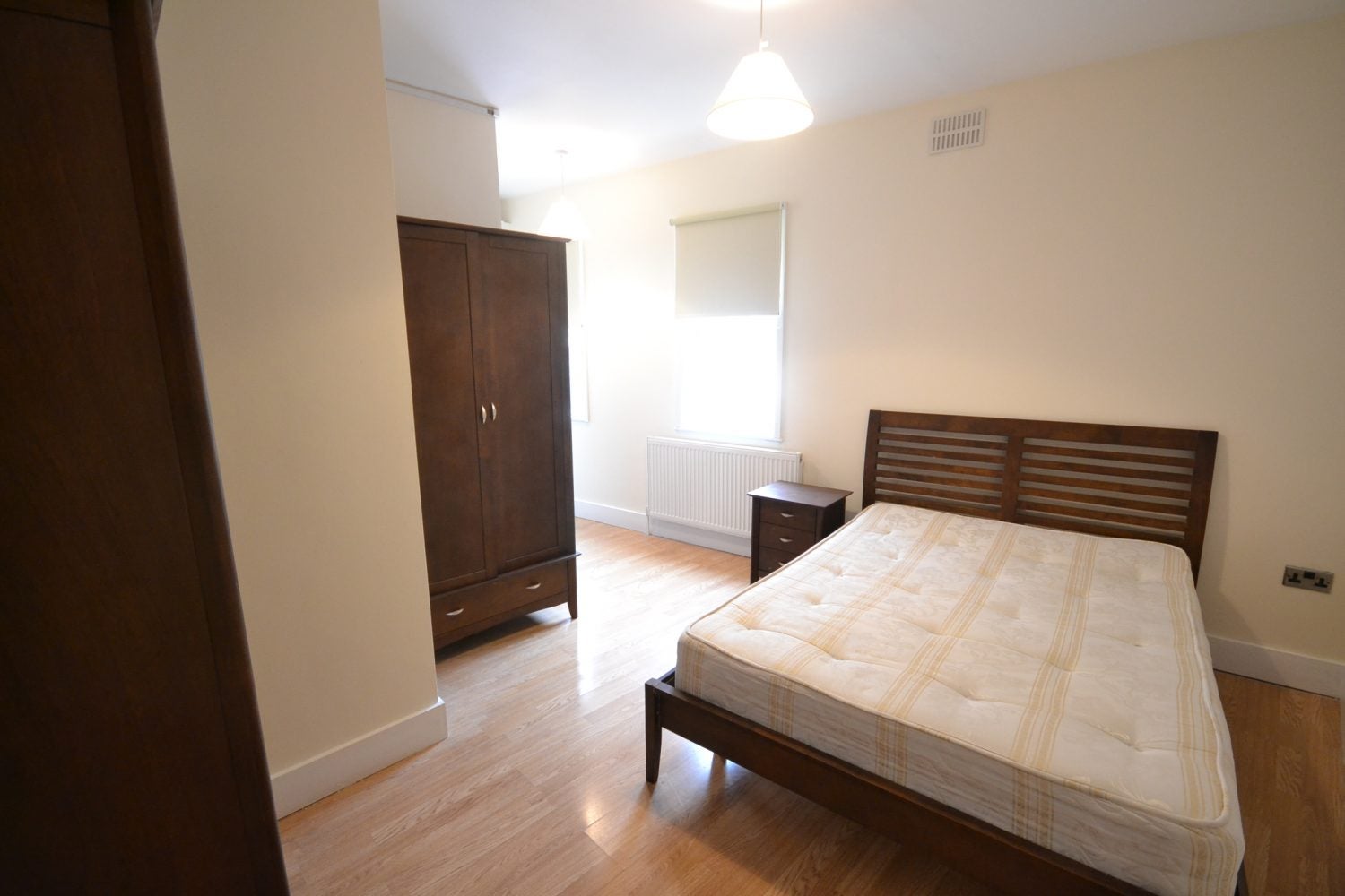 Flat Queens Crescent in Greater London
