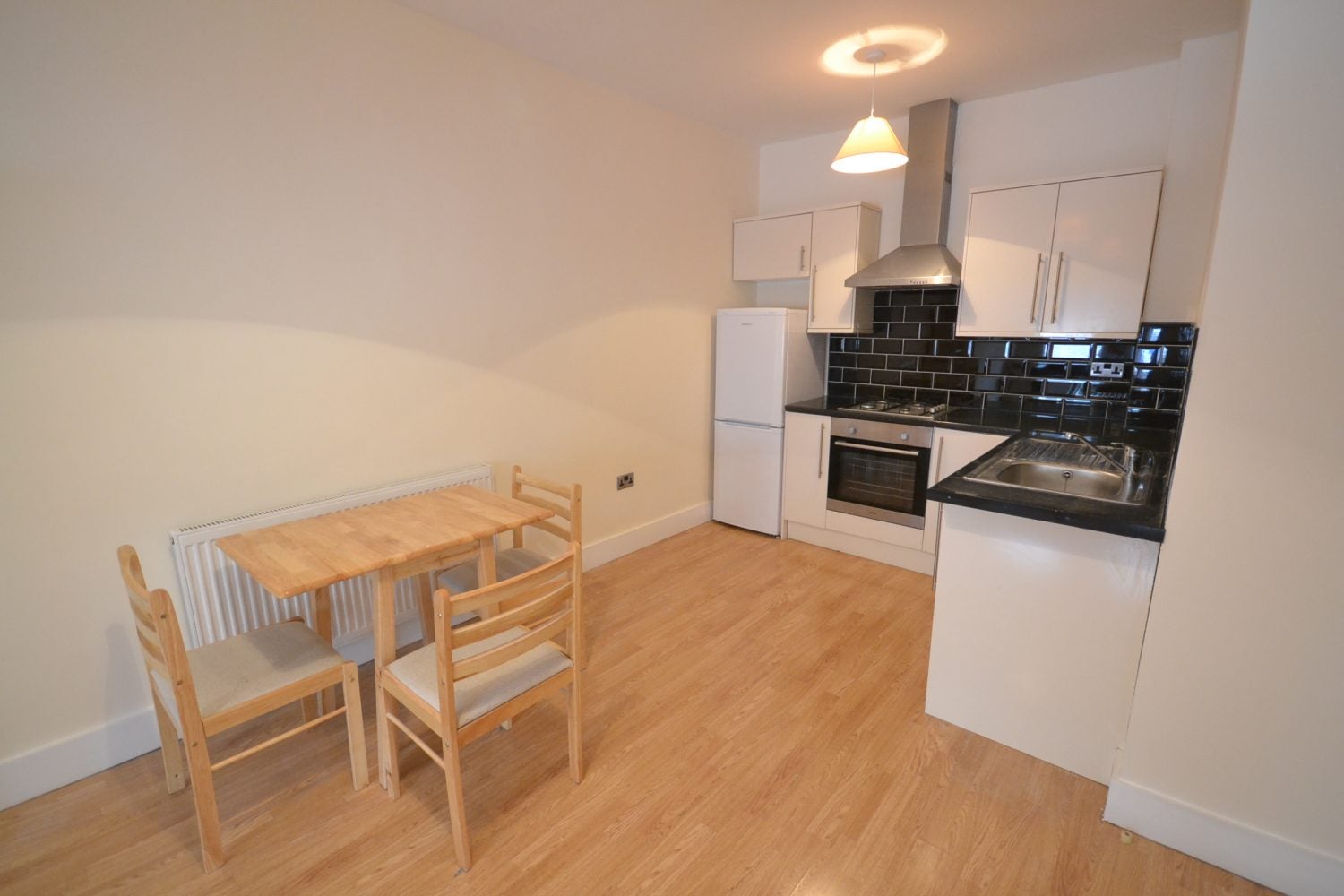 Flat Queens Crescent in Greater London