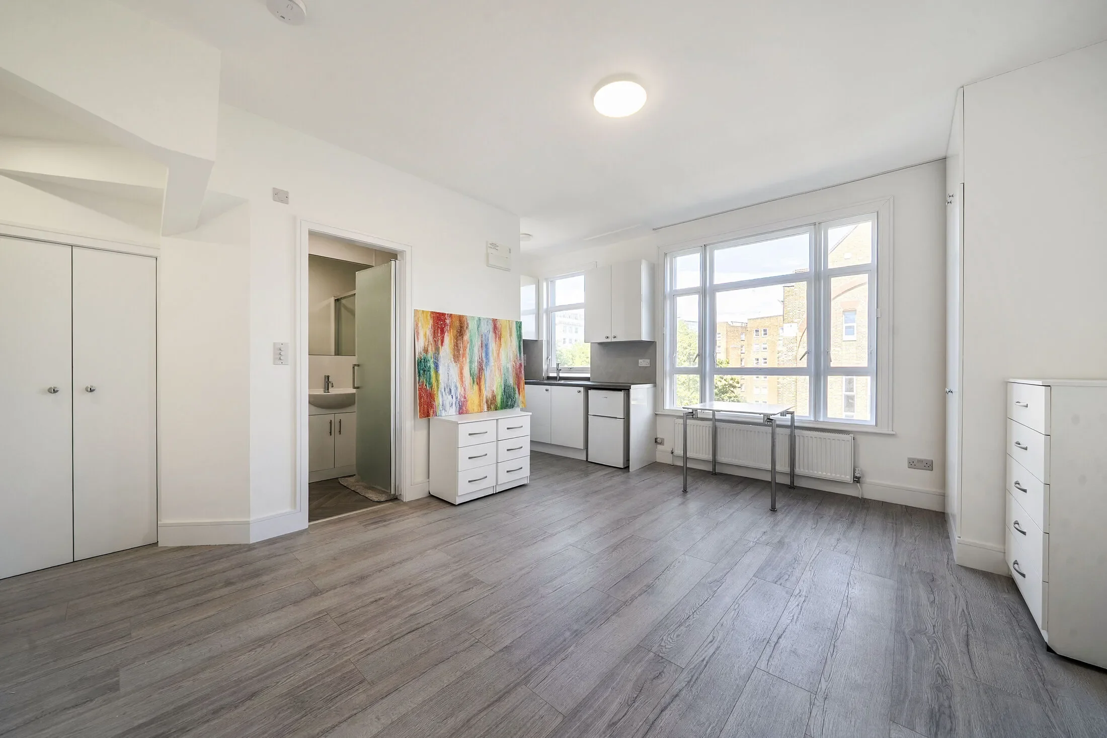 Flat Kramer Mews in Greater London