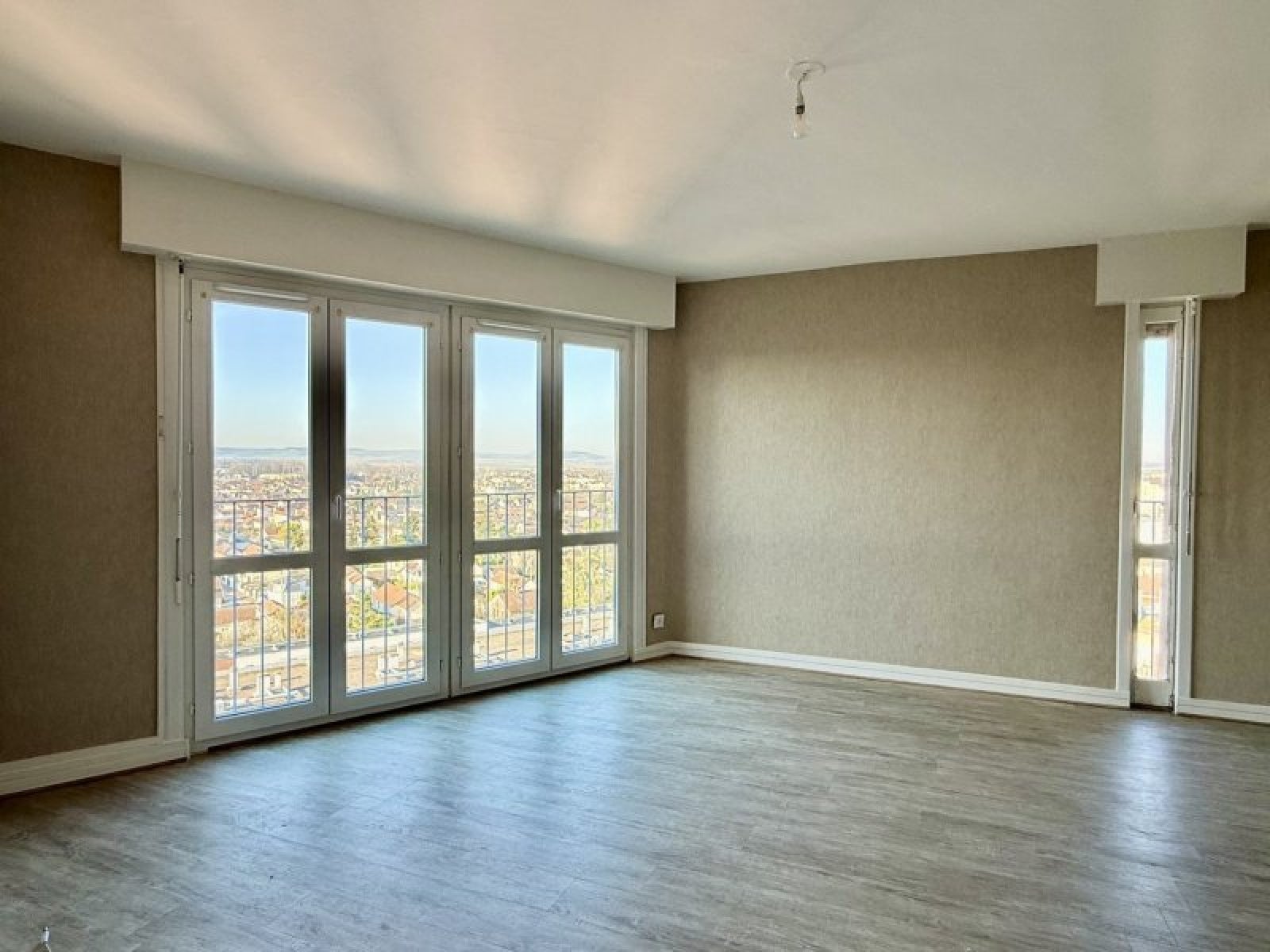 Flat Rue Georges Clemenceau in Troyes