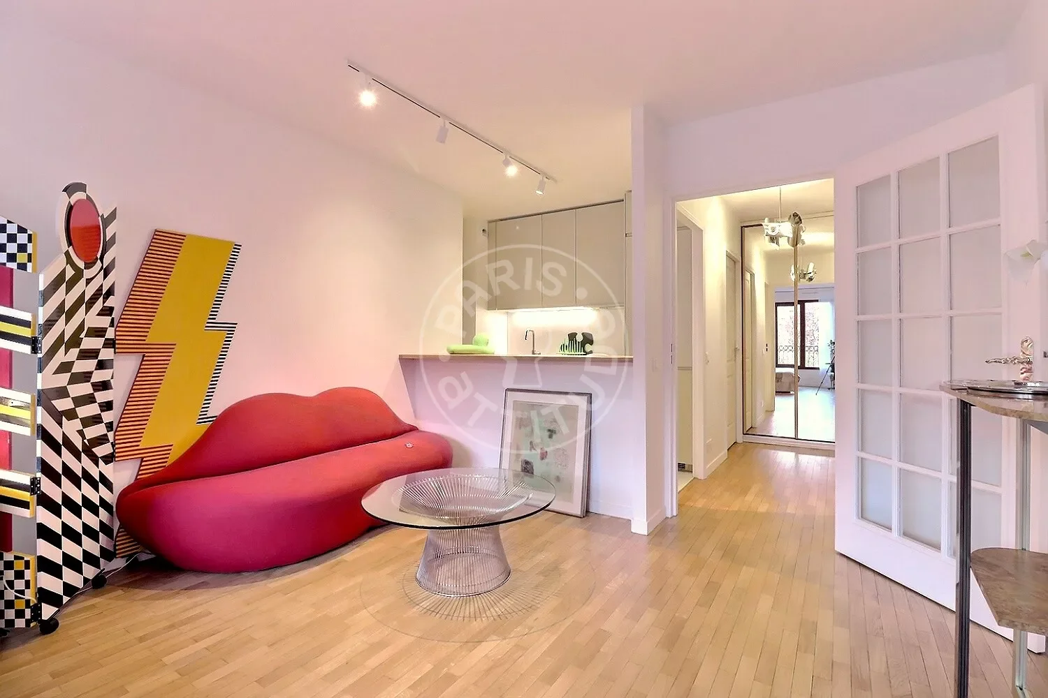 Appartement Place Saint-Charles à Paris