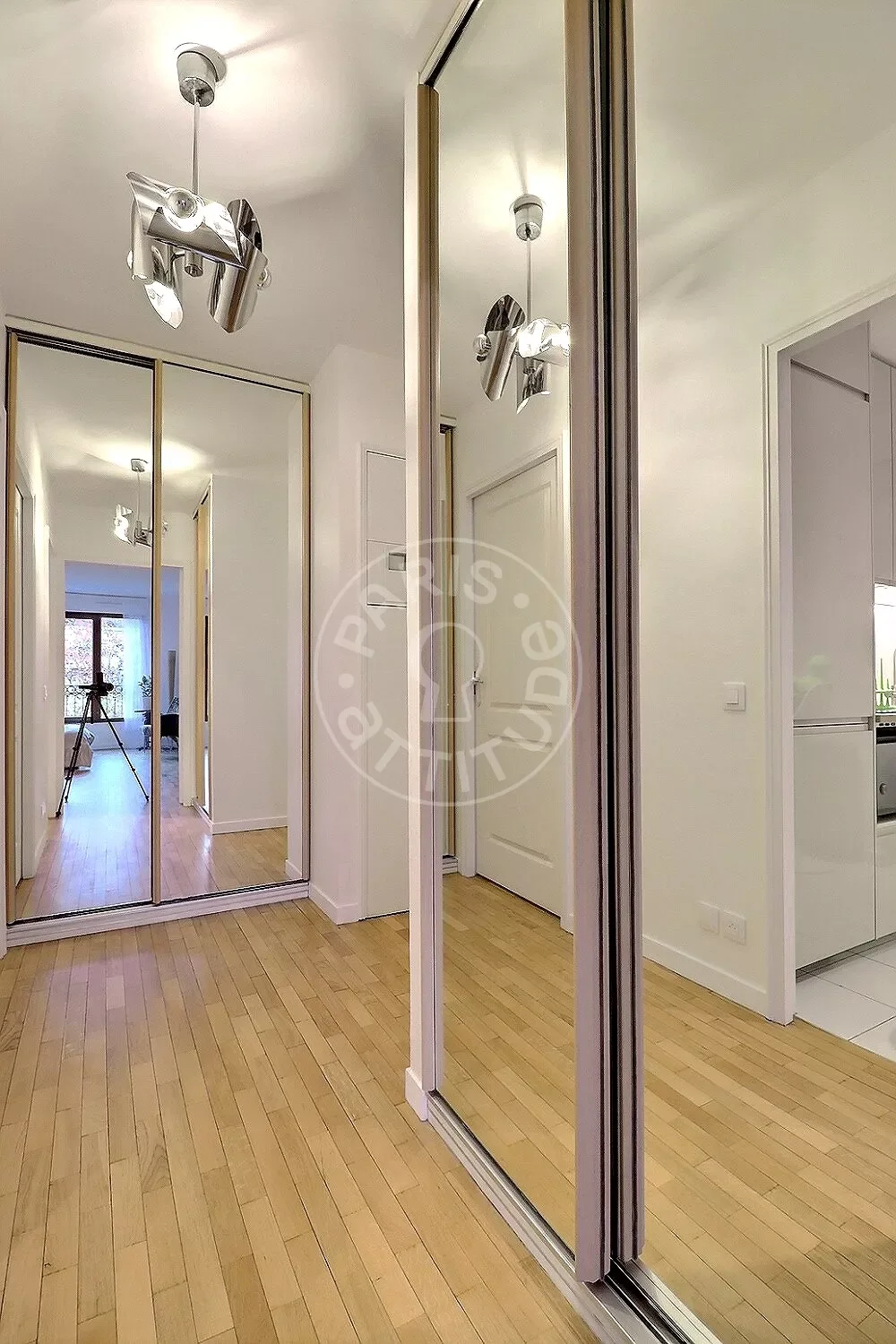 Appartement Place Saint-Charles à Paris