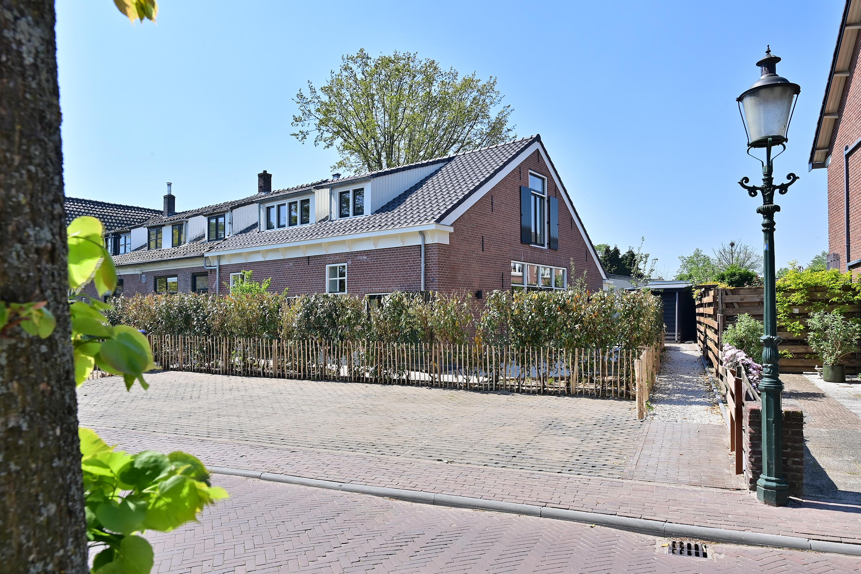 Huis Zeeweg 37 in Huizen