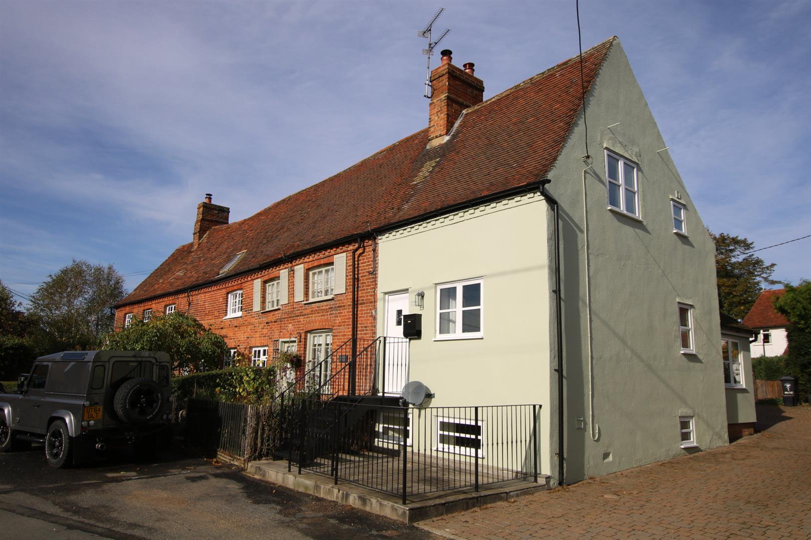 House Deynes Road in Uttlesford