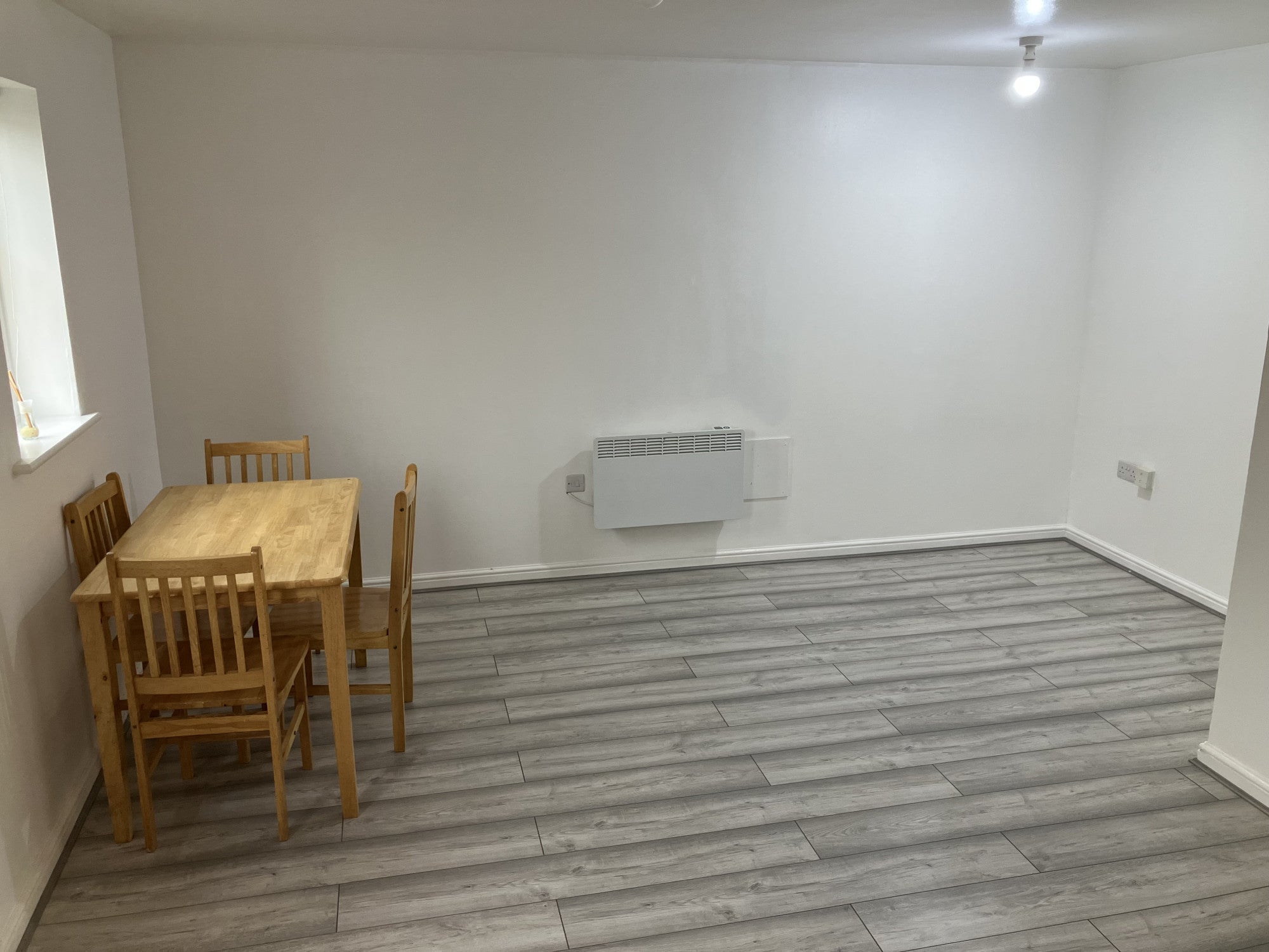 Flat Manchester Court in Greater London