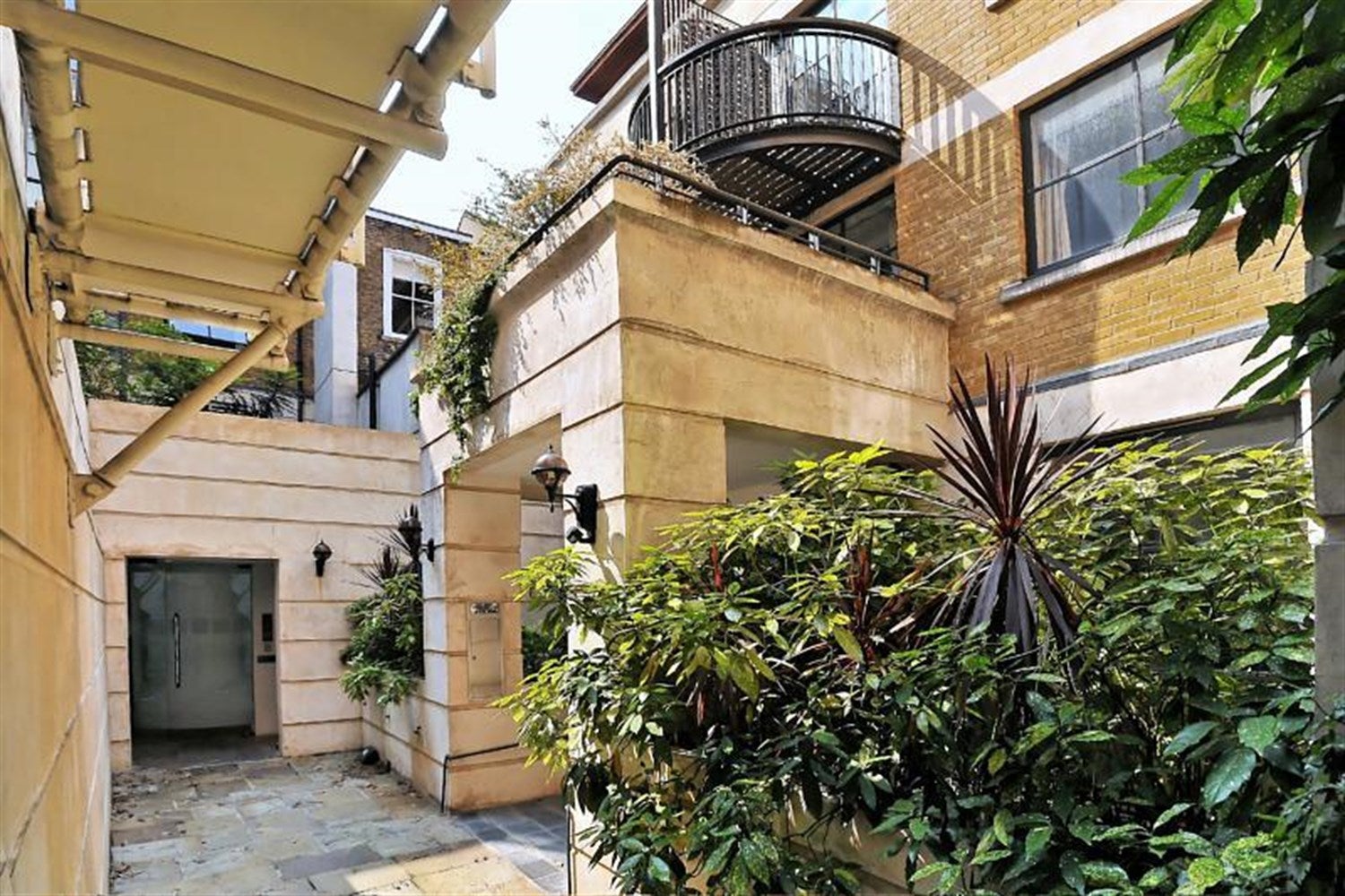 Flat Printer's Inn Court in London