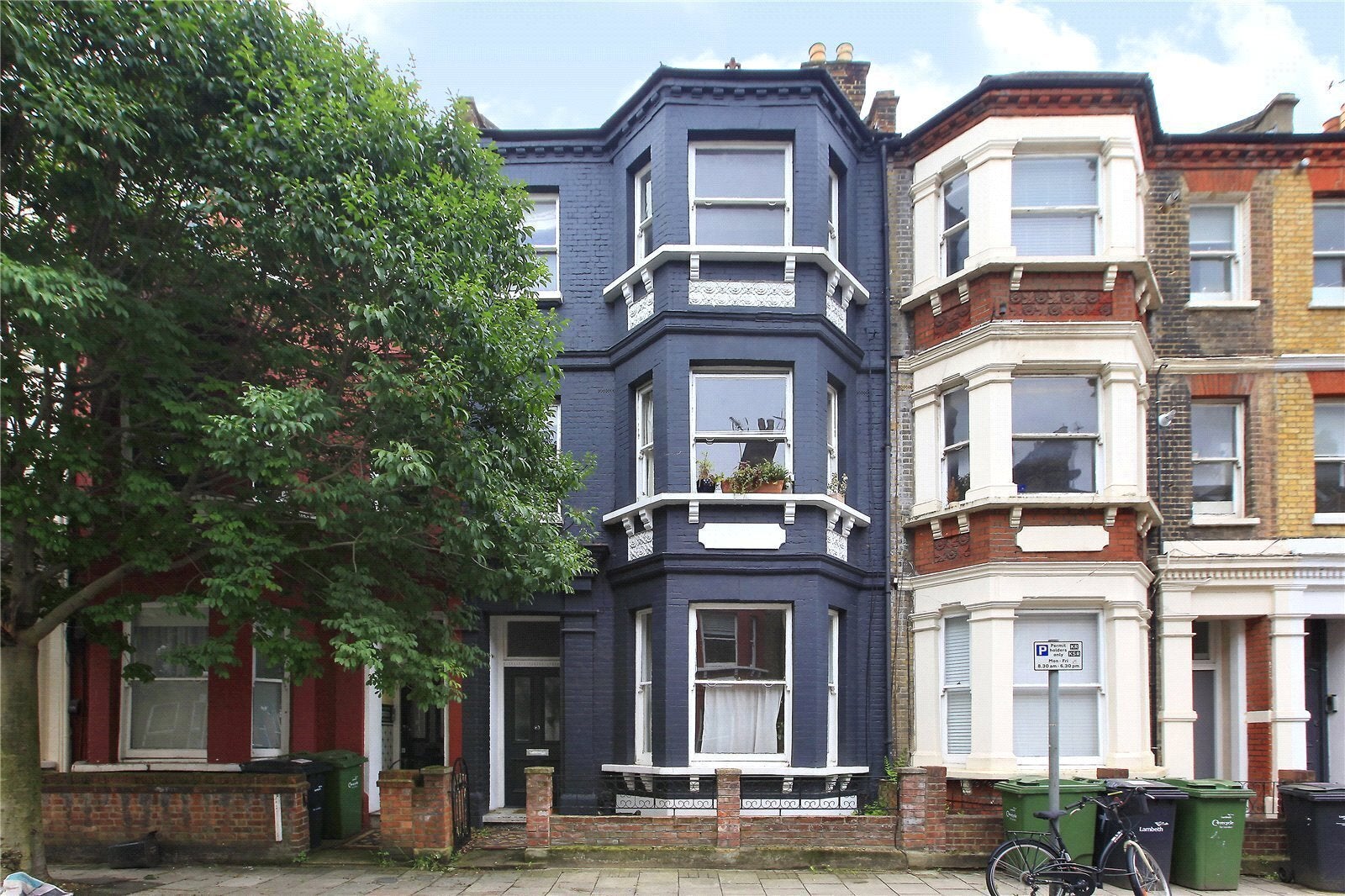 Flat Handforth Road in Greater London