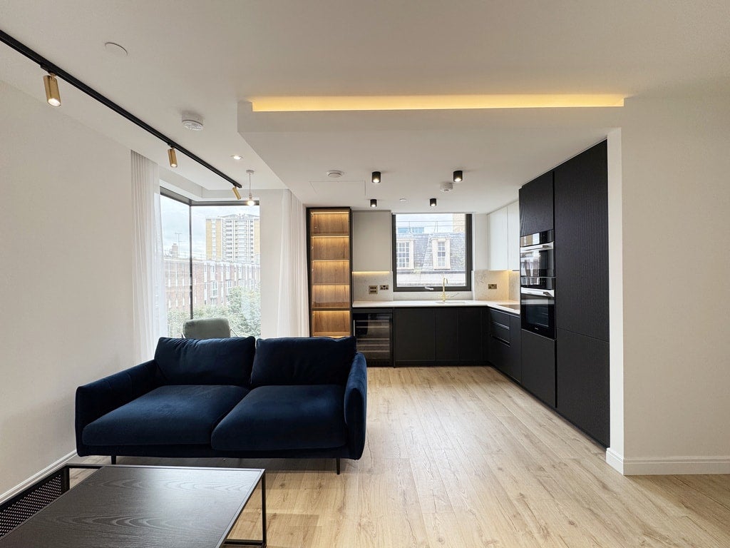 Flat Dingley Road in Greater London