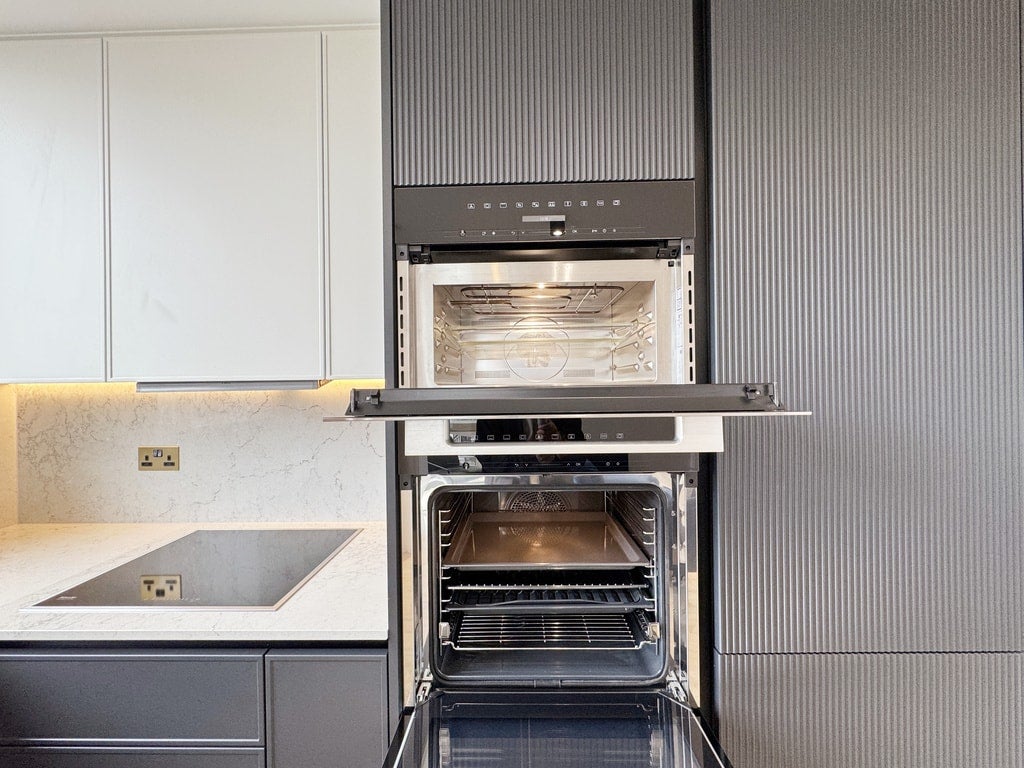 Flat Dingley Road in Greater London