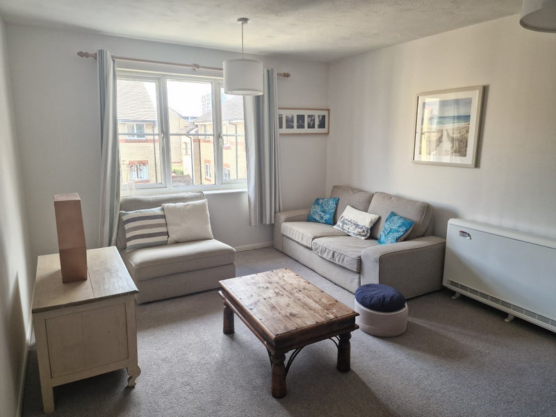 Flat Heddington Grove in Greater London