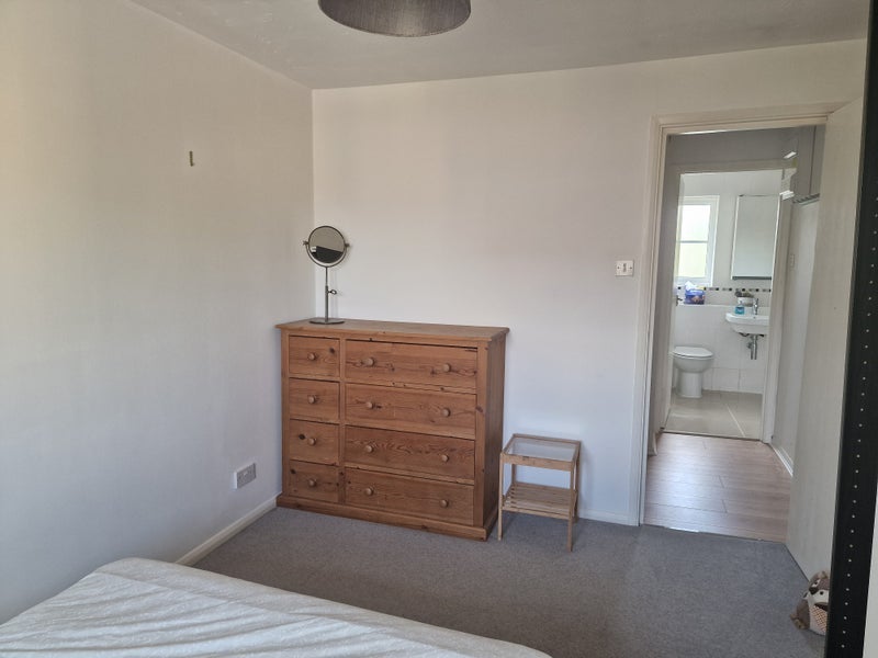 Flat Heddington Grove in Greater London