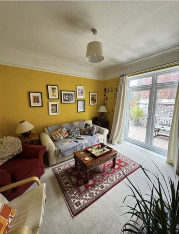 Room Auckland Road in Manchester