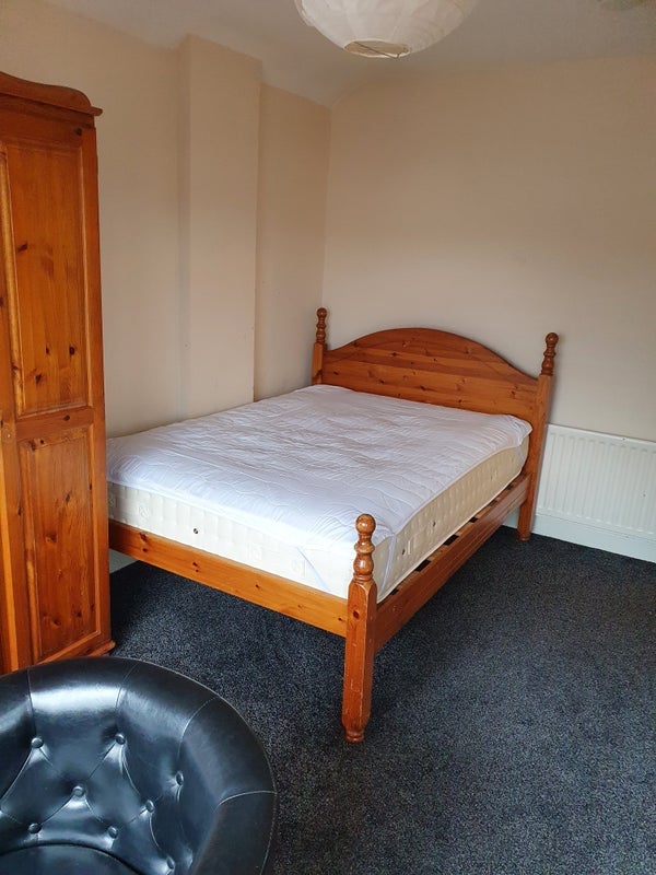 Room Meschines Street in Coventry