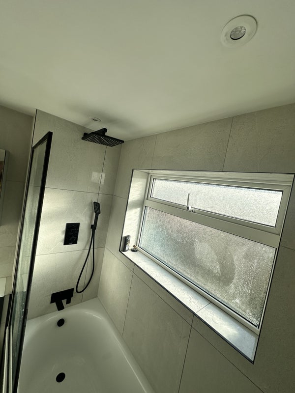 Room Colyer Close in Greater London