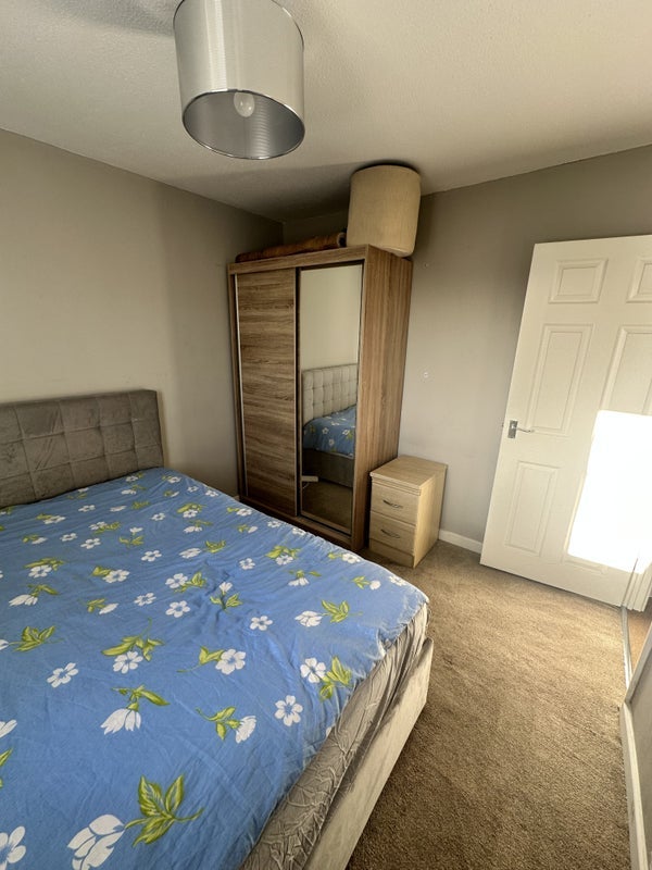 Room Colyer Close in Greater London