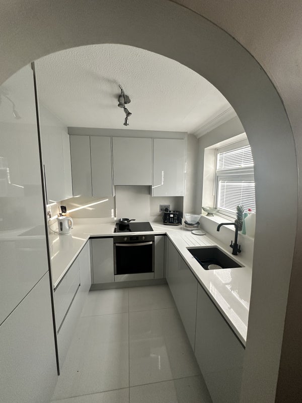 Room Colyer Close in Greater London