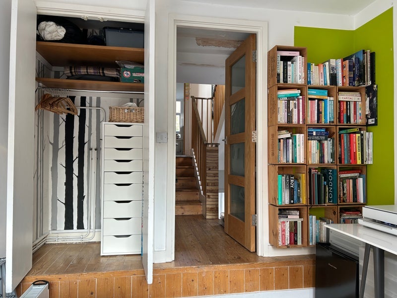 Room Ainger Road in Greater London