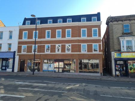 Flat High Street South in Dunstable