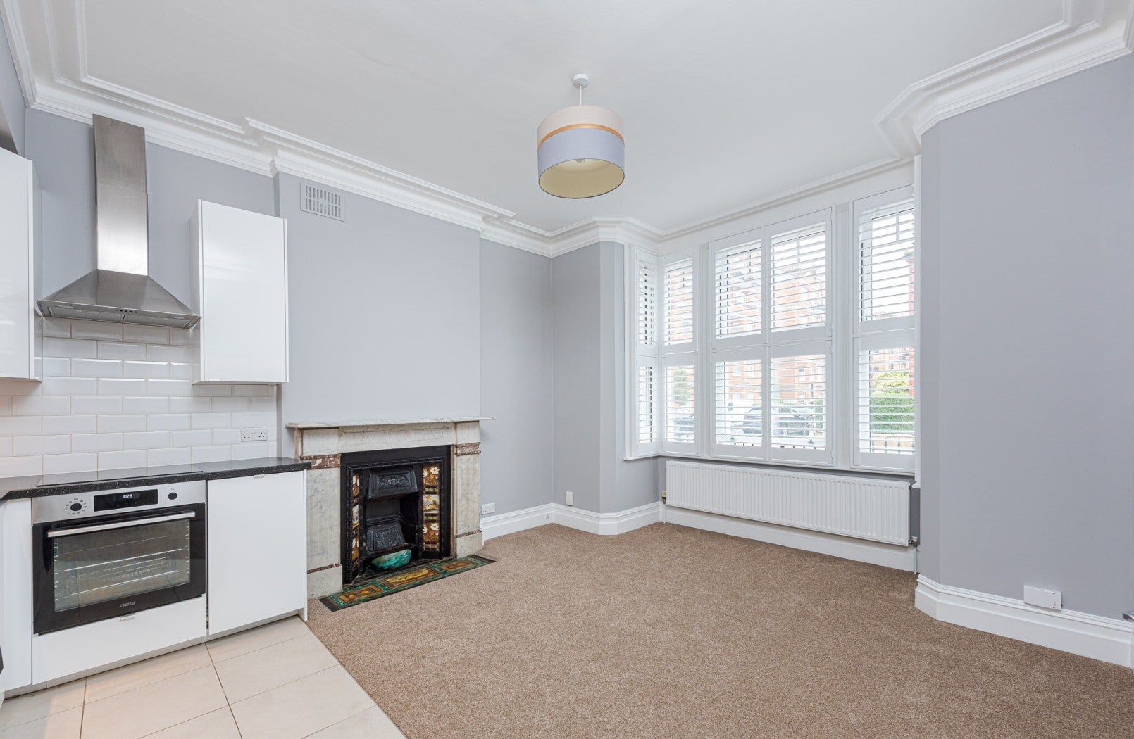 Flat Lurline Gardens in Greater London
