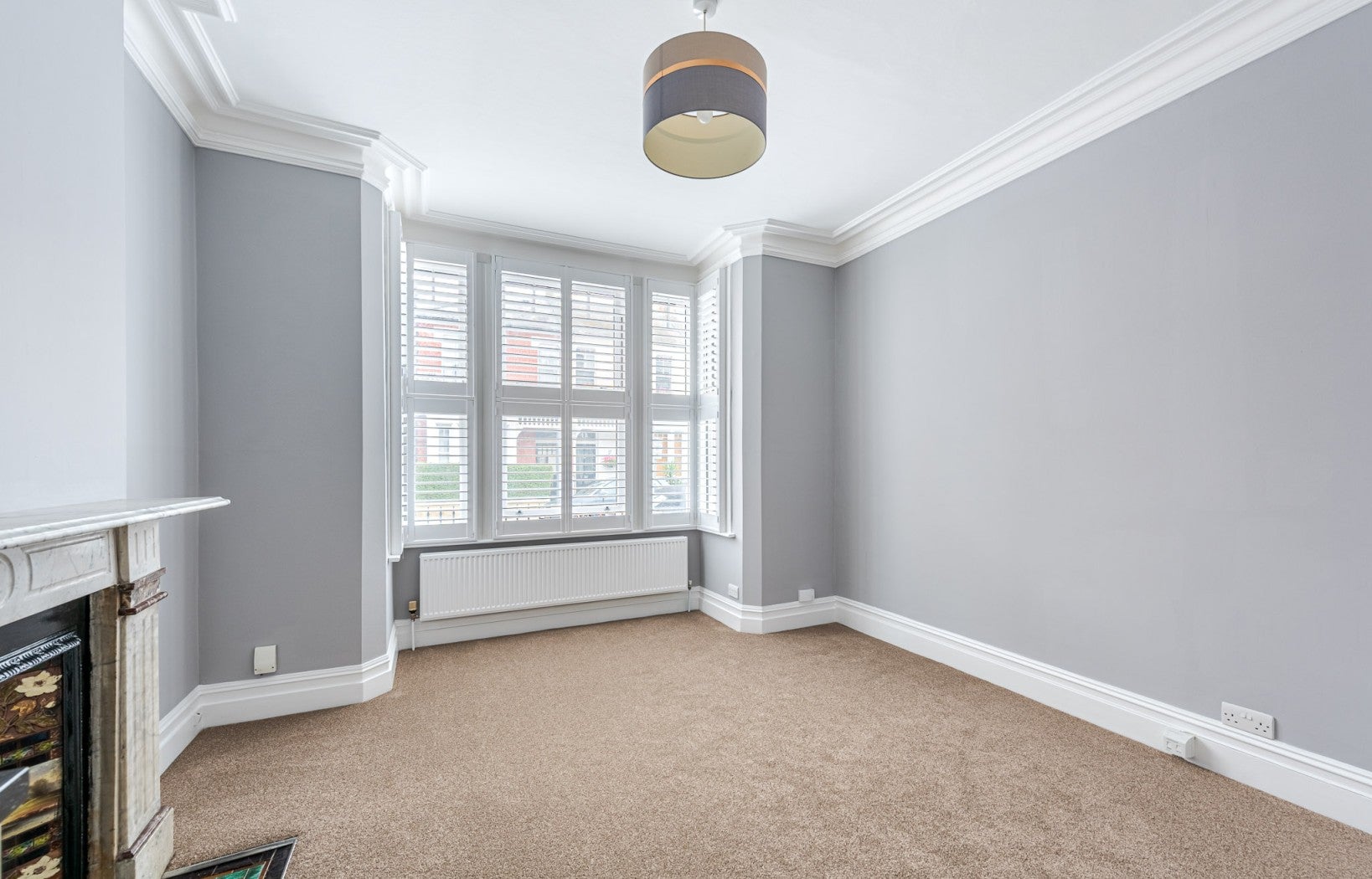 Flat Lurline Gardens in Greater London