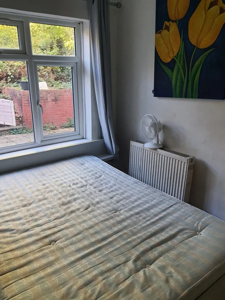 Flat Oakington Manor Drive in Greater London