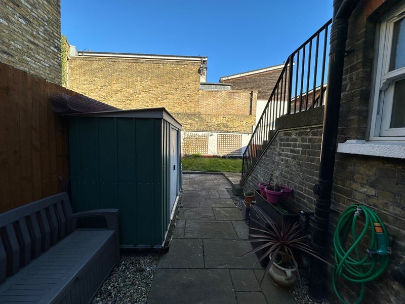 Room Trundley's Road in Greater London