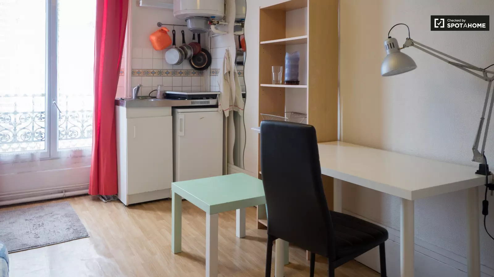 Flat Rue de Gergovie in Paris