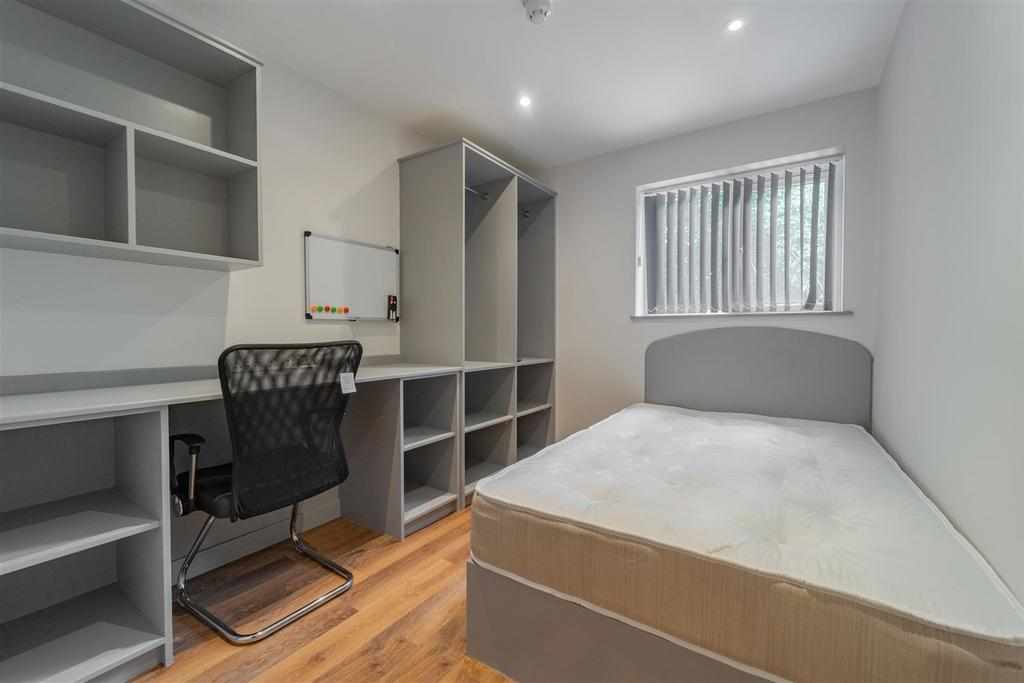 Flat Teignmouth Road in Birmingham