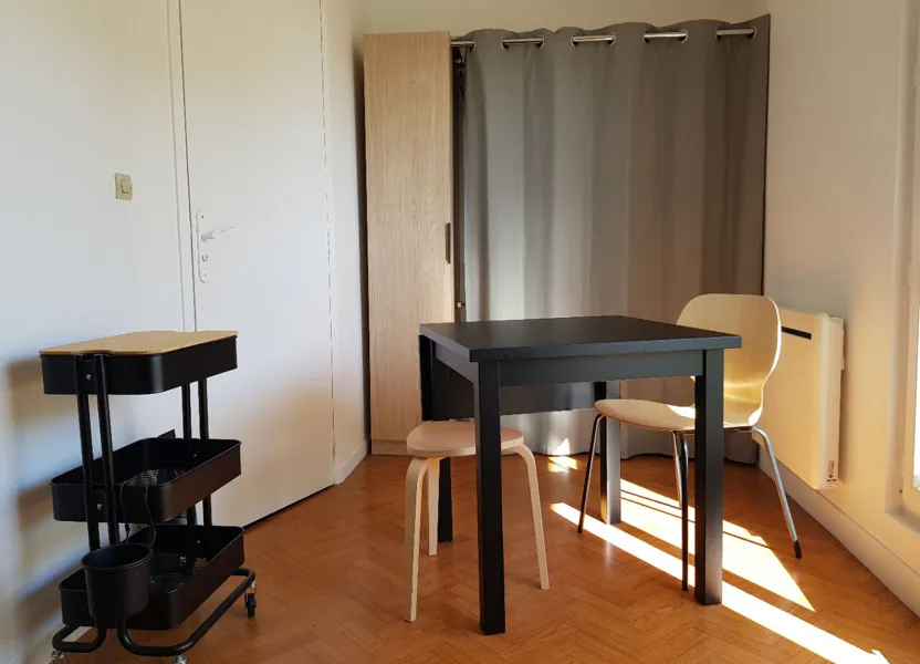 Flat Rue Pierre Amys in Rennes