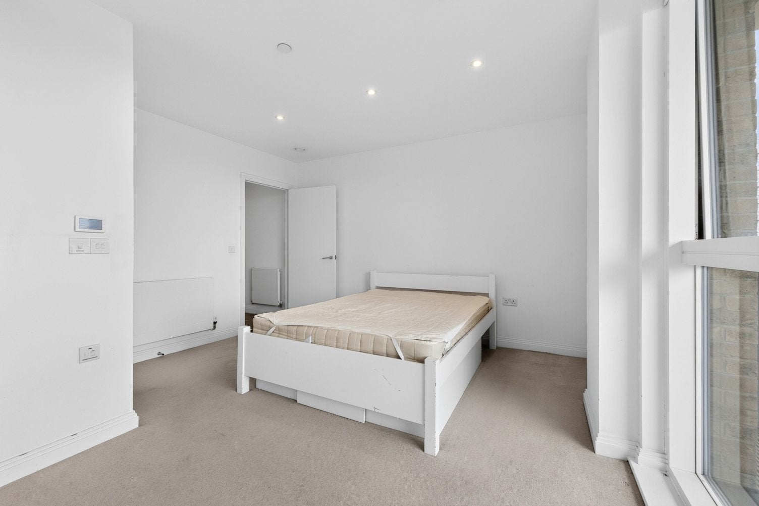 Flat Scena Way in Greater London