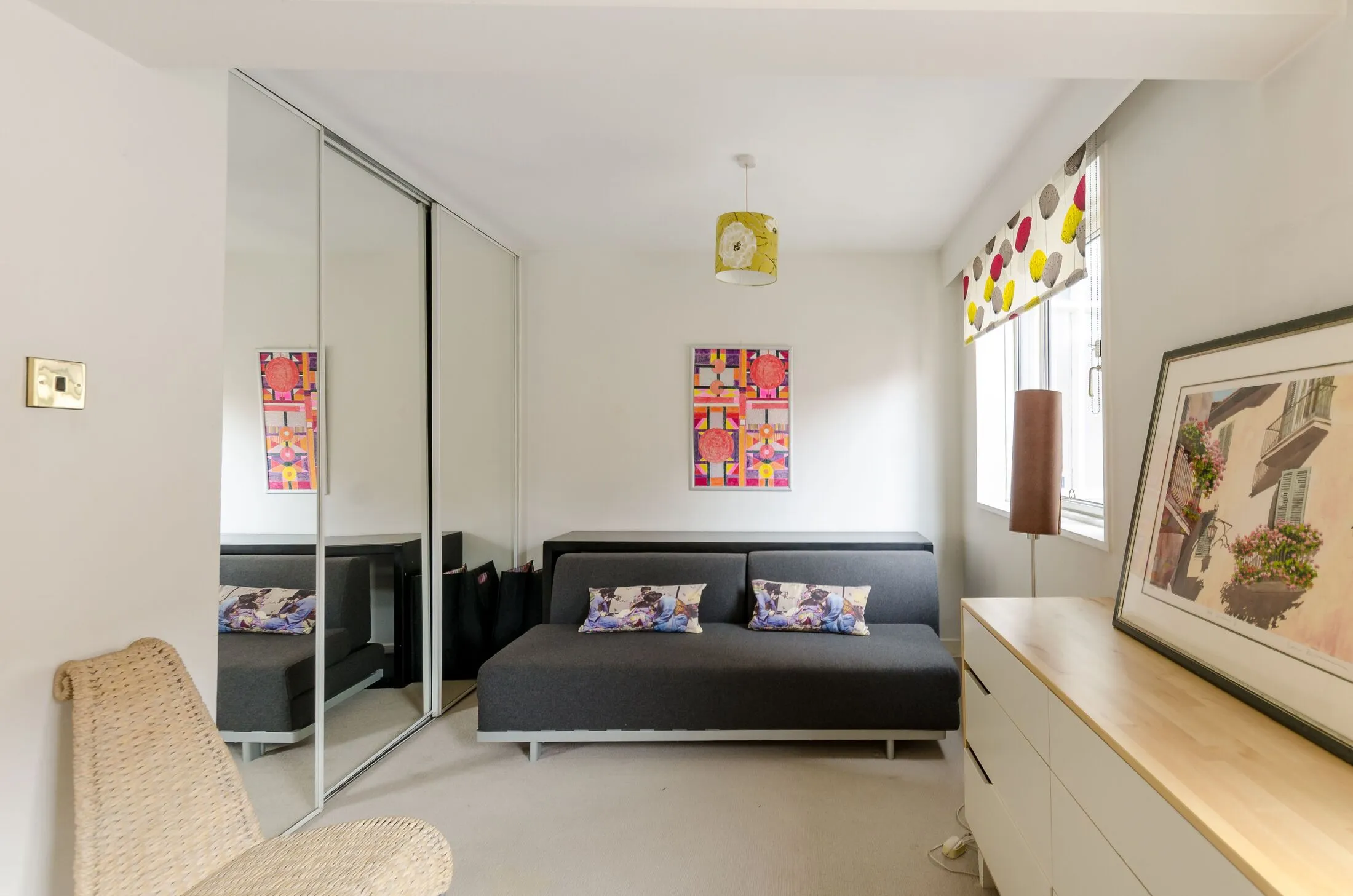 Flat De Vere Gardens in Greater London