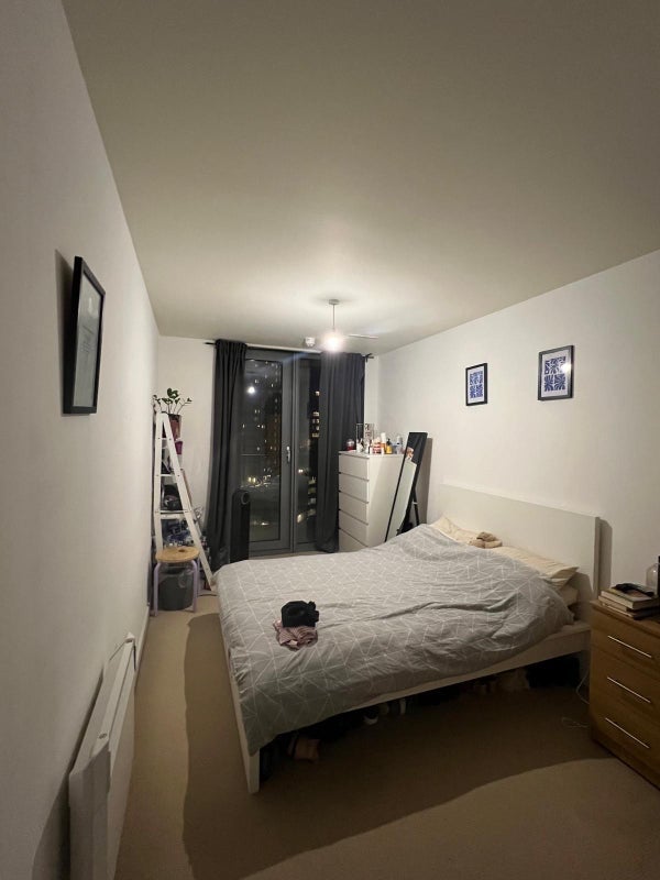Flat Warton Road in Greater London