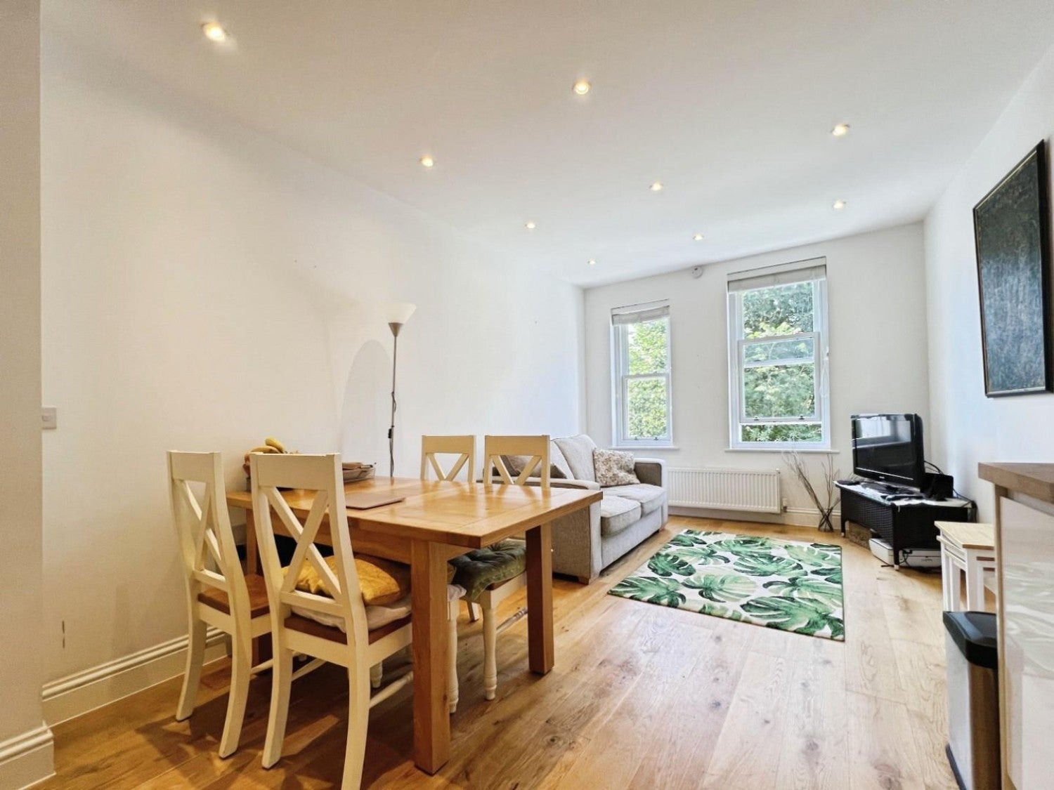 Flat Trinity Crescent in Folkestone and Hythe District