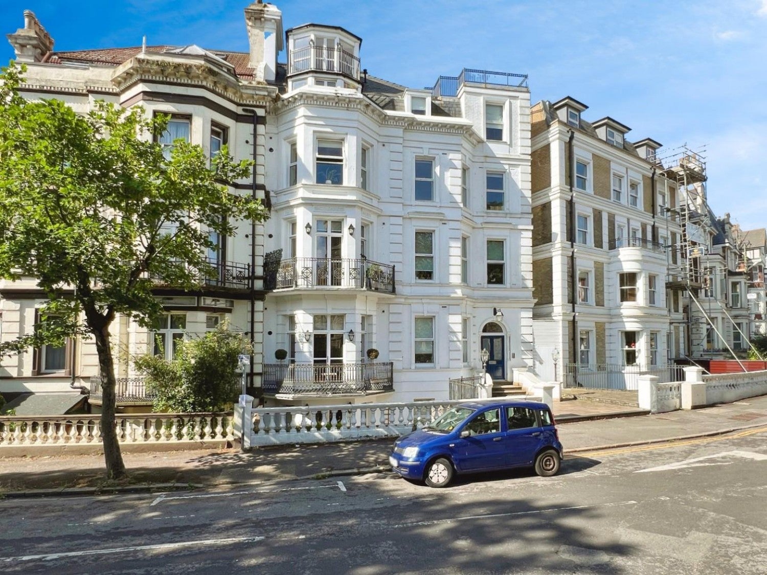 Flat Trinity Crescent in Folkestone and Hythe District