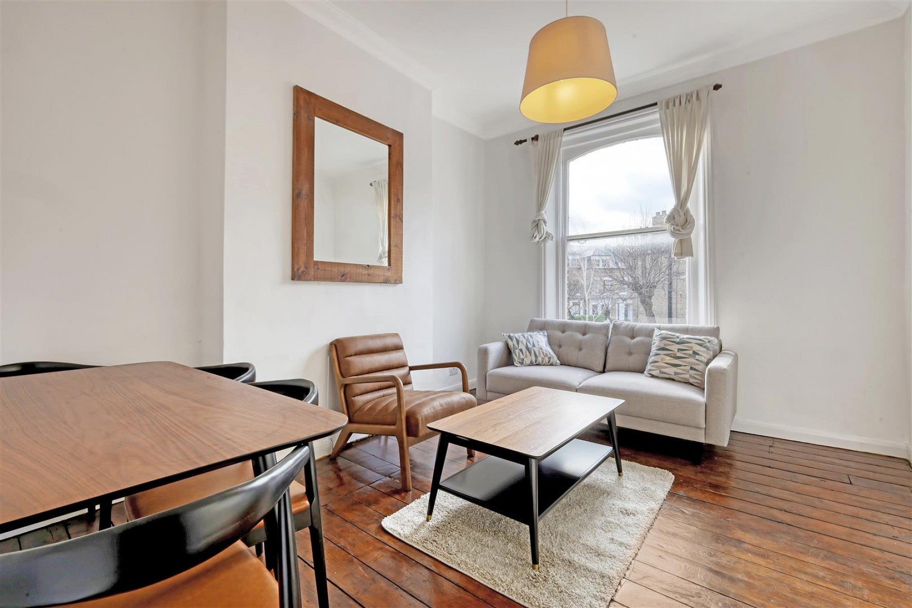 Flat Alexandra Grove in Greater London