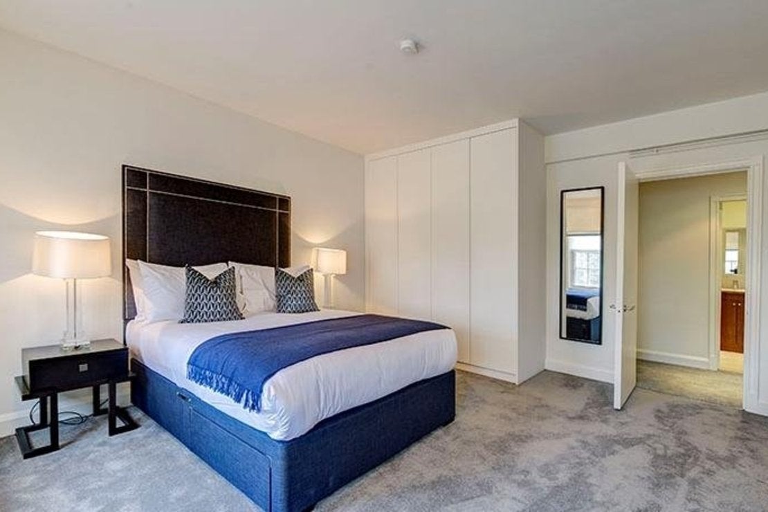 Flat Fulham Road in Greater London