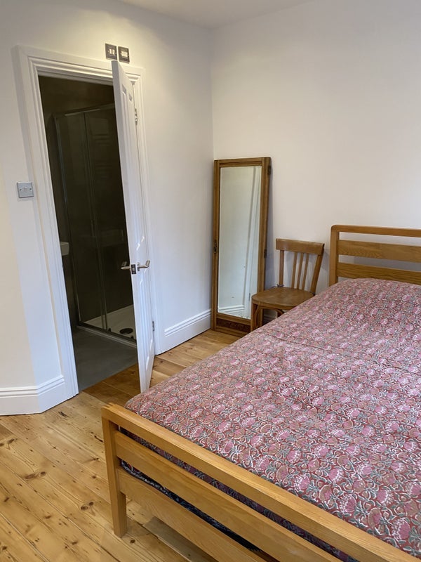 Room Lewisham Way in Greater London