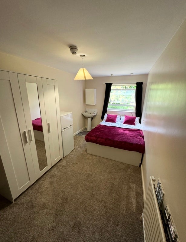 Room Shirecliffe Lane in Sheffield