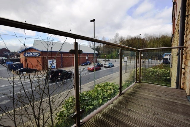 Flat Aizlewood Road in Sheffield