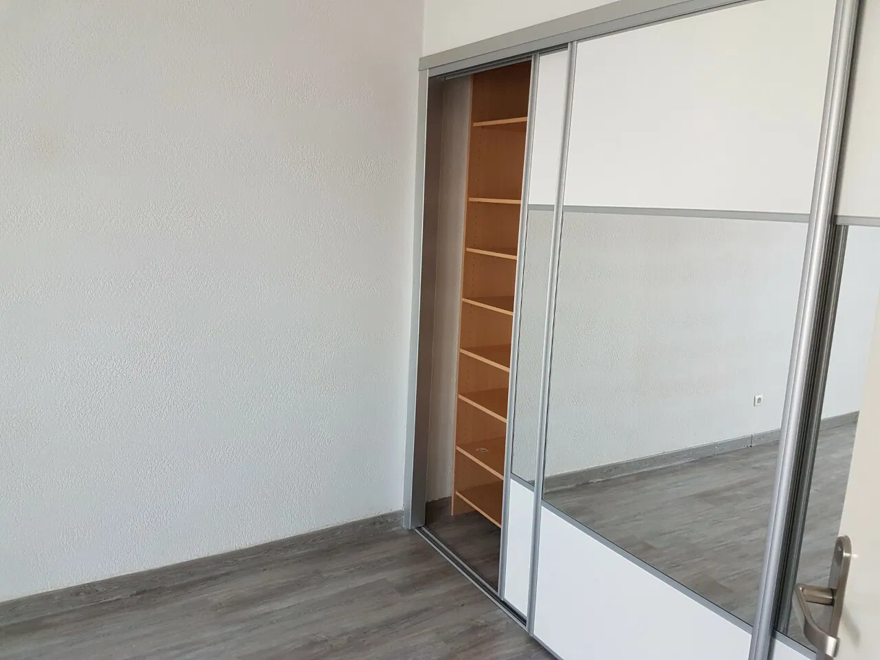 Chambre Place Jean-Jaurès à Annemasse