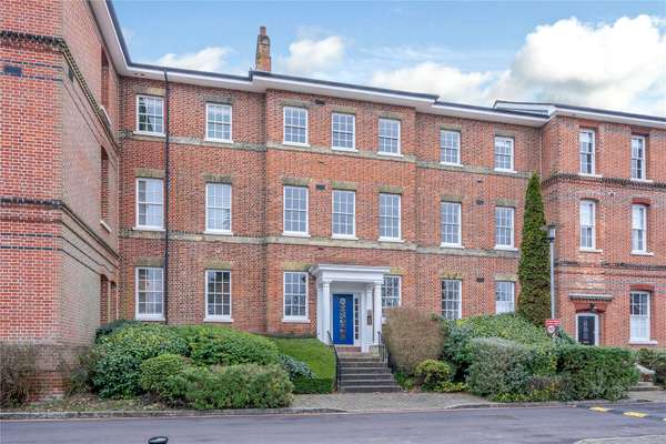 Flat Alison Way in Winchester